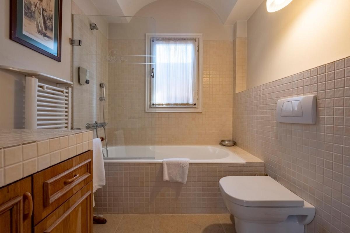 Villa Terrace Triplex In Peninsula *