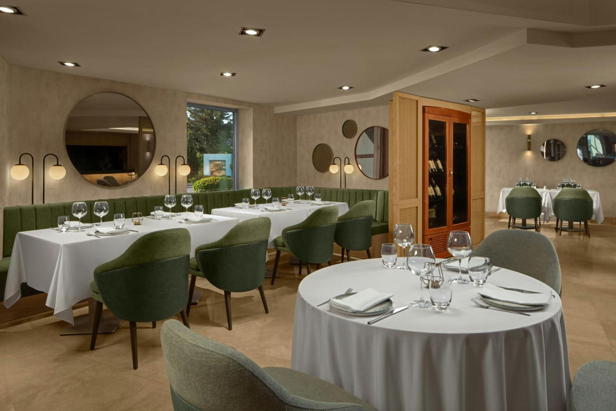 Otel Delta By Marriott West