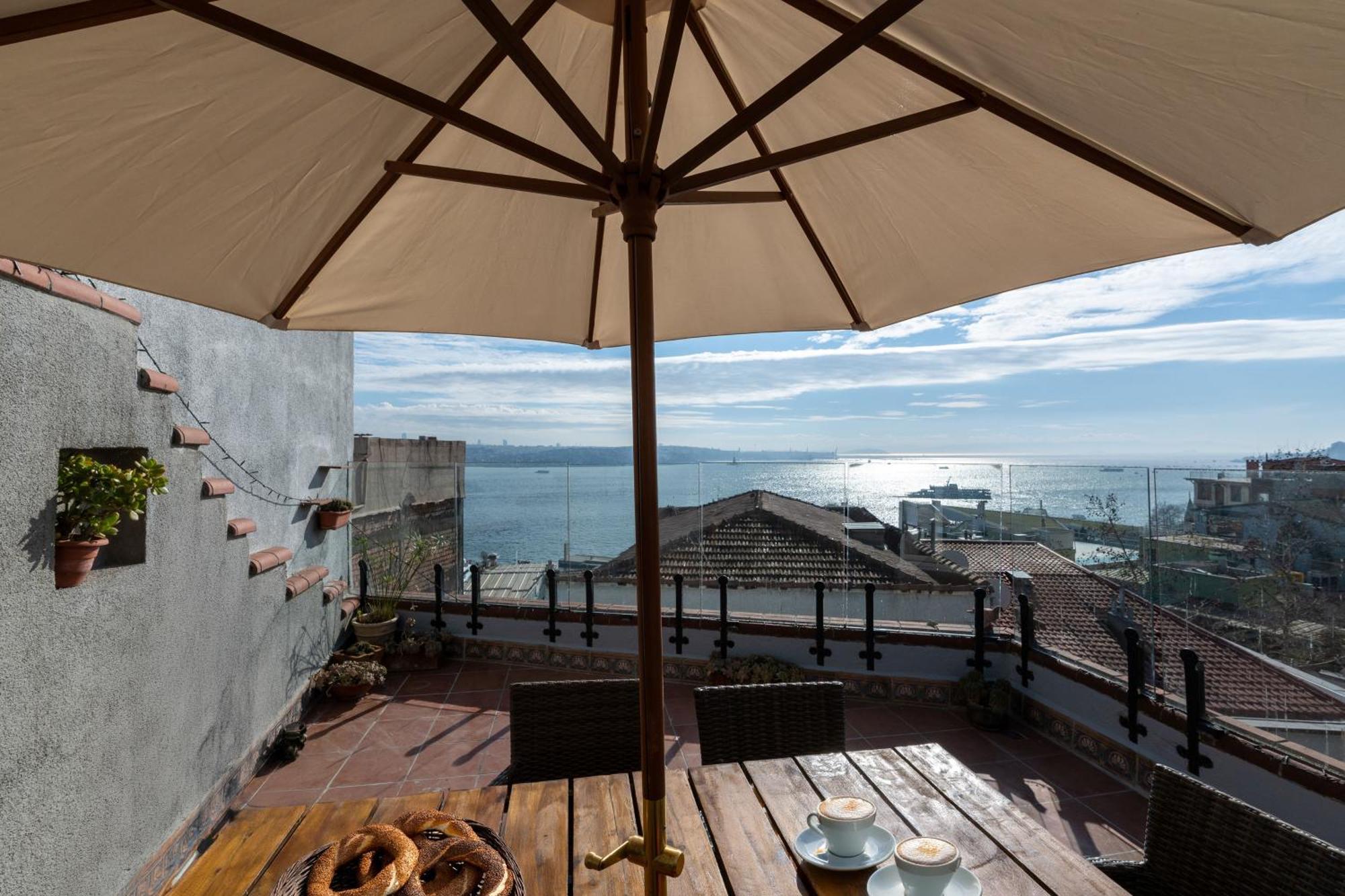 Bosphorus View-airport Shutle-high Speed Wifi-private Parking Apartment Istanbul