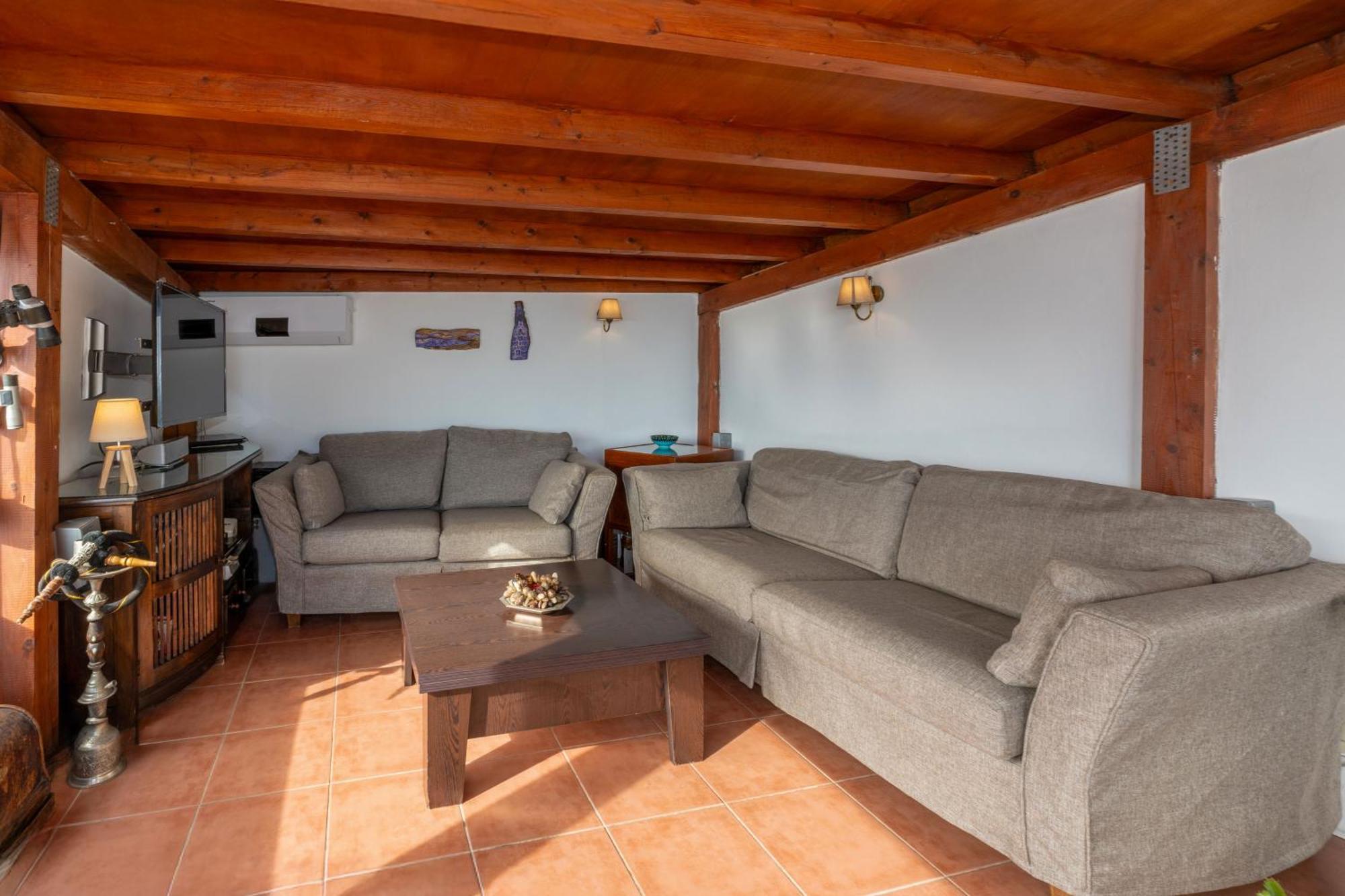 Bosphorus View-airport Shutle-high Speed Wifi-private Parking Apartment Istanbul