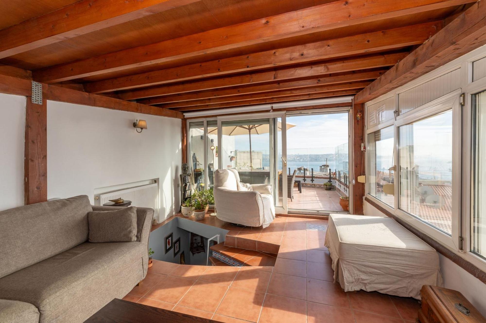 Bosphorus View-airport Shutle-high Speed Wifi-private Parking Apartment Istanbul