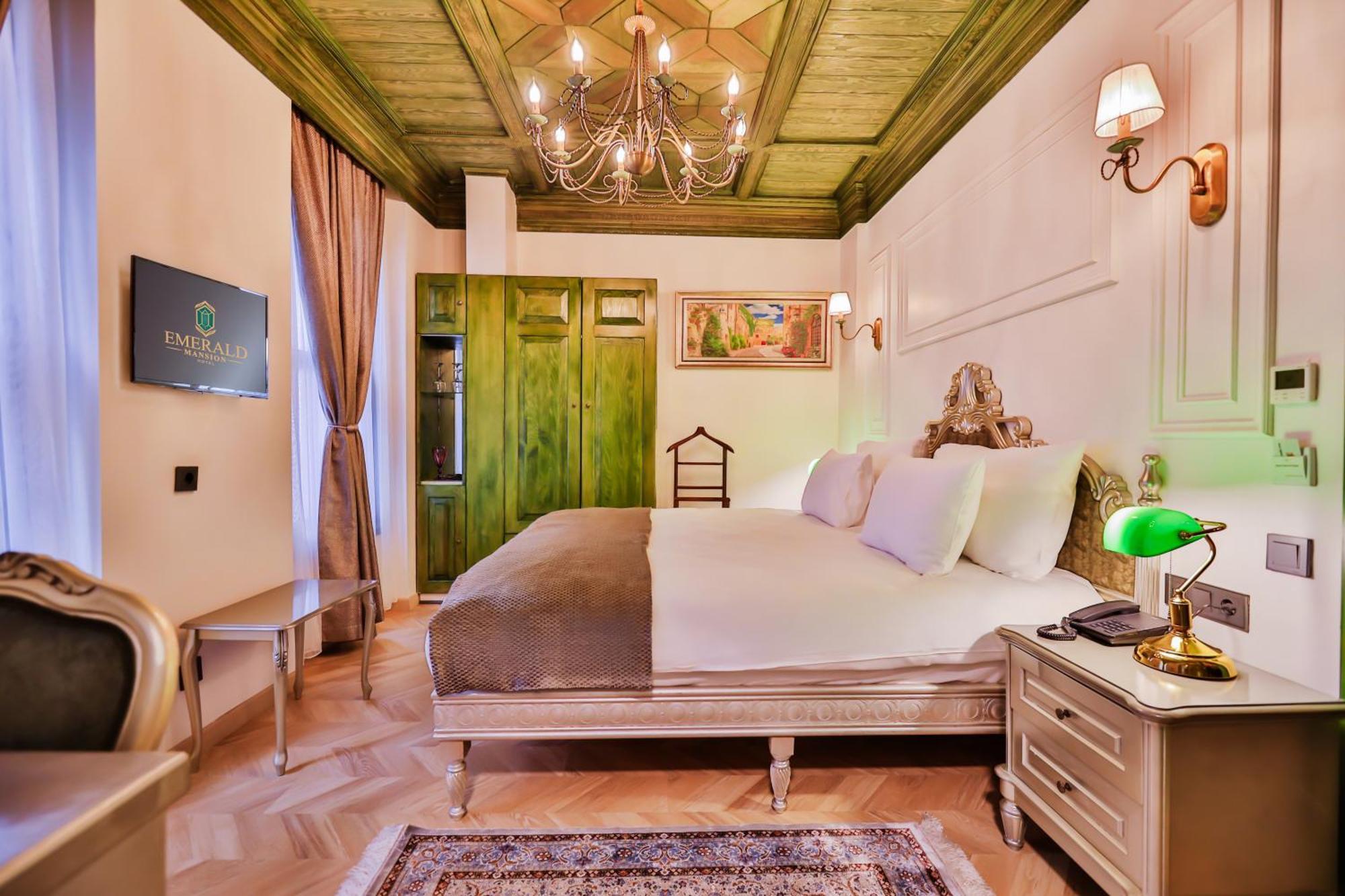 Hotel Emerald Mansion *