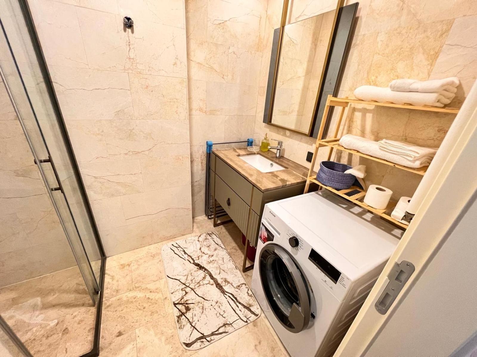 Apartment G Tower At Divan Near To Mimar Sinan Metro Station