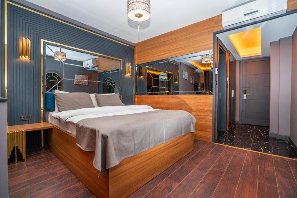 216 Eagle Palace