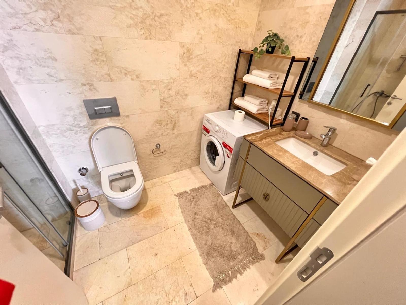 Apartment G Tower At Divan Near To Mimar Sinan Metro Station