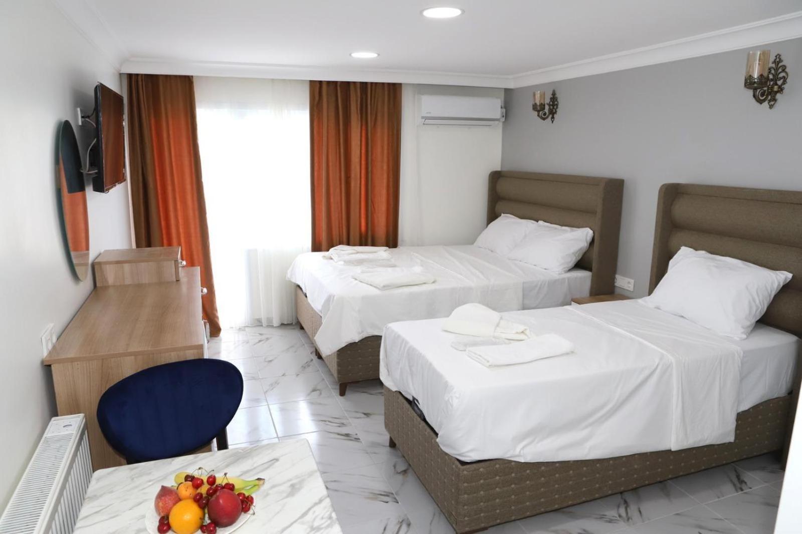 Laos Otel *