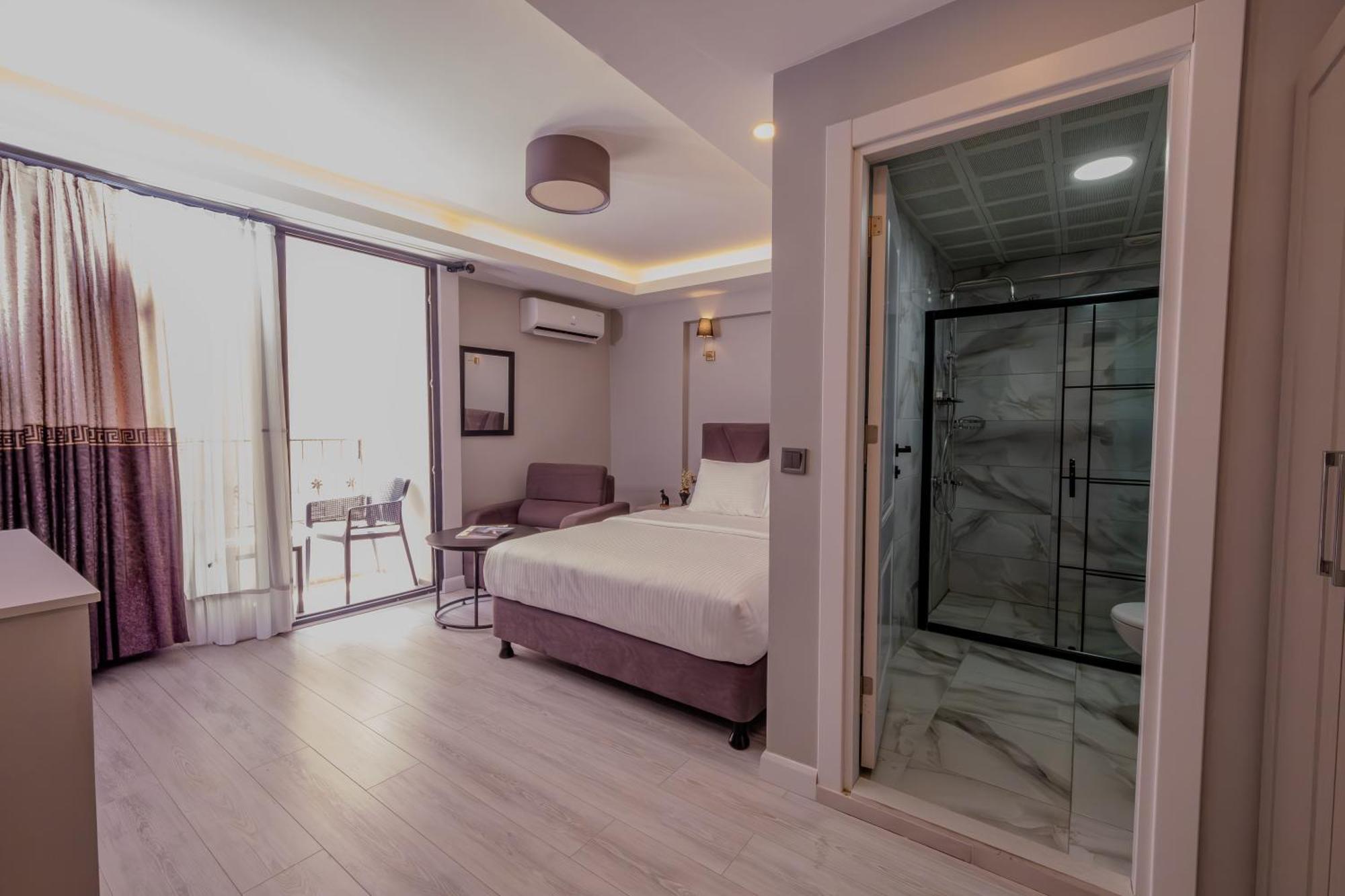 Rubby Kadikoey Hotel