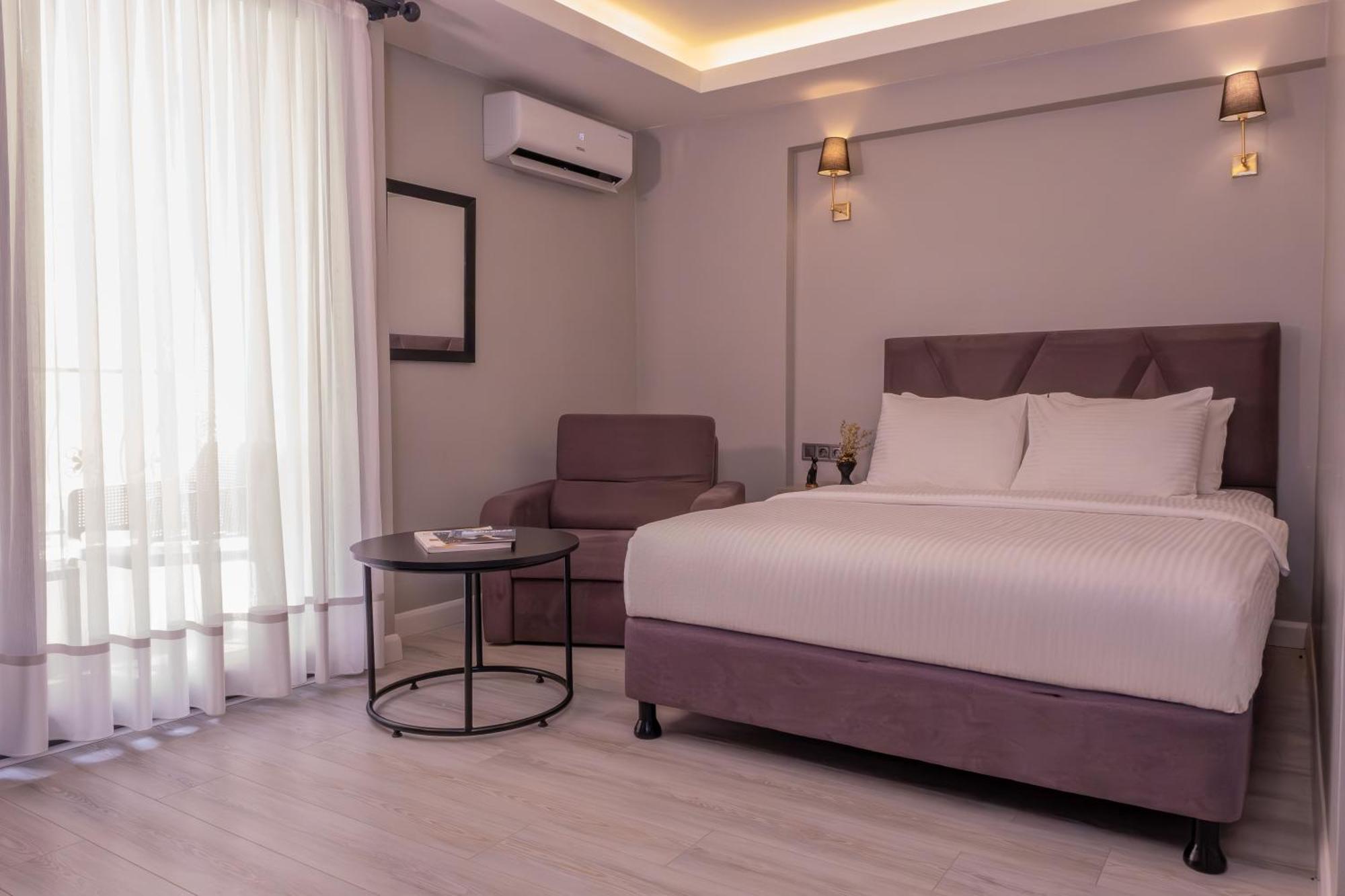 Rubby Kadikoey Hotel *