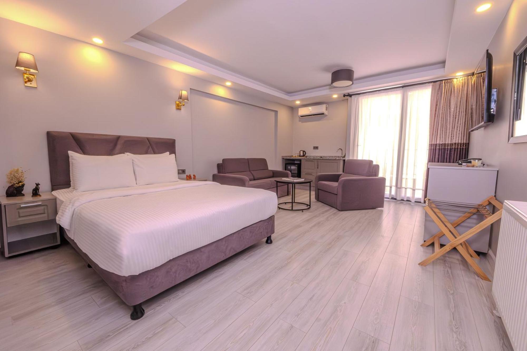 Rubby Kadikoey Hotel *