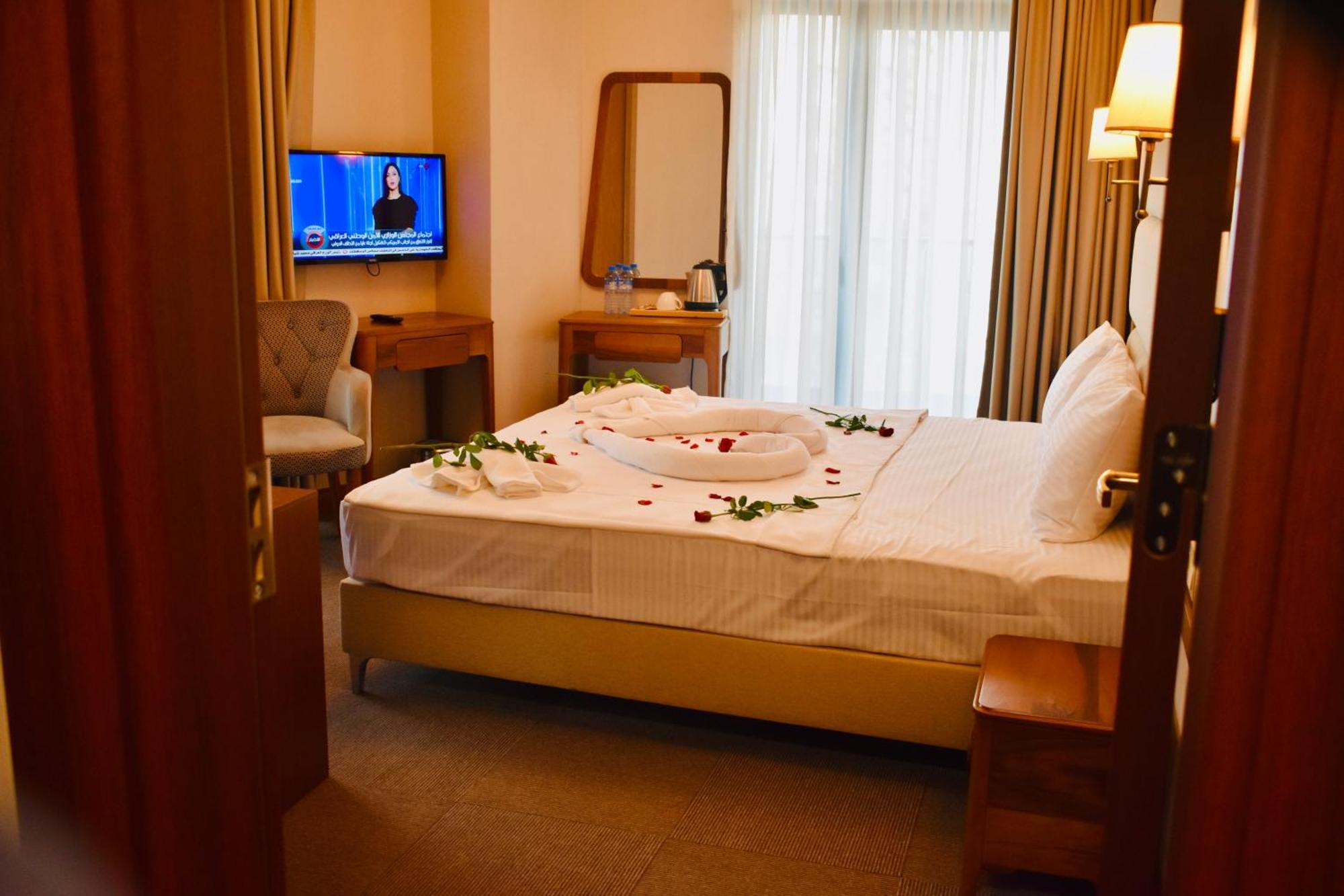 Midpoint Hotel 4*