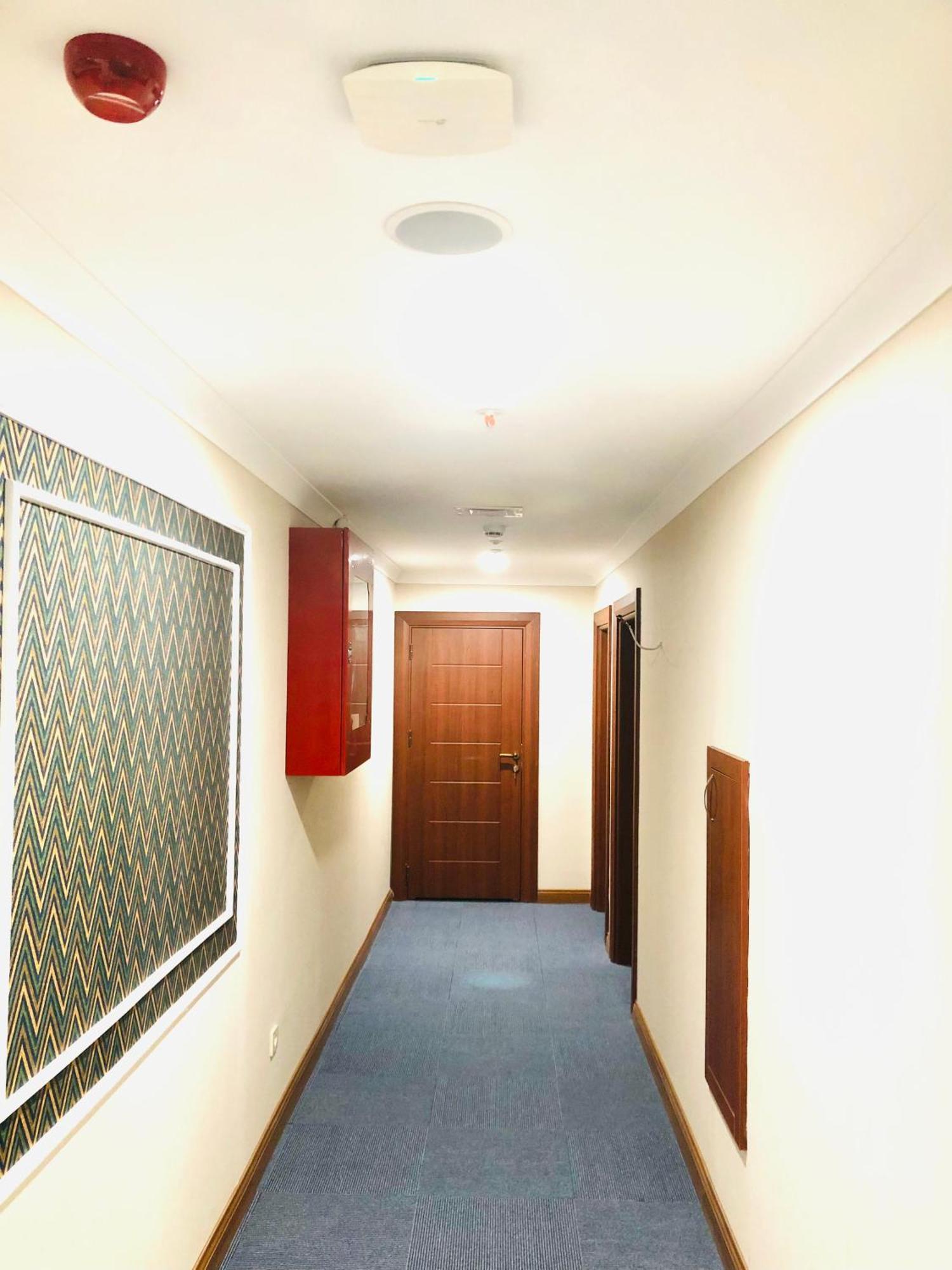 Midpoint Hotel