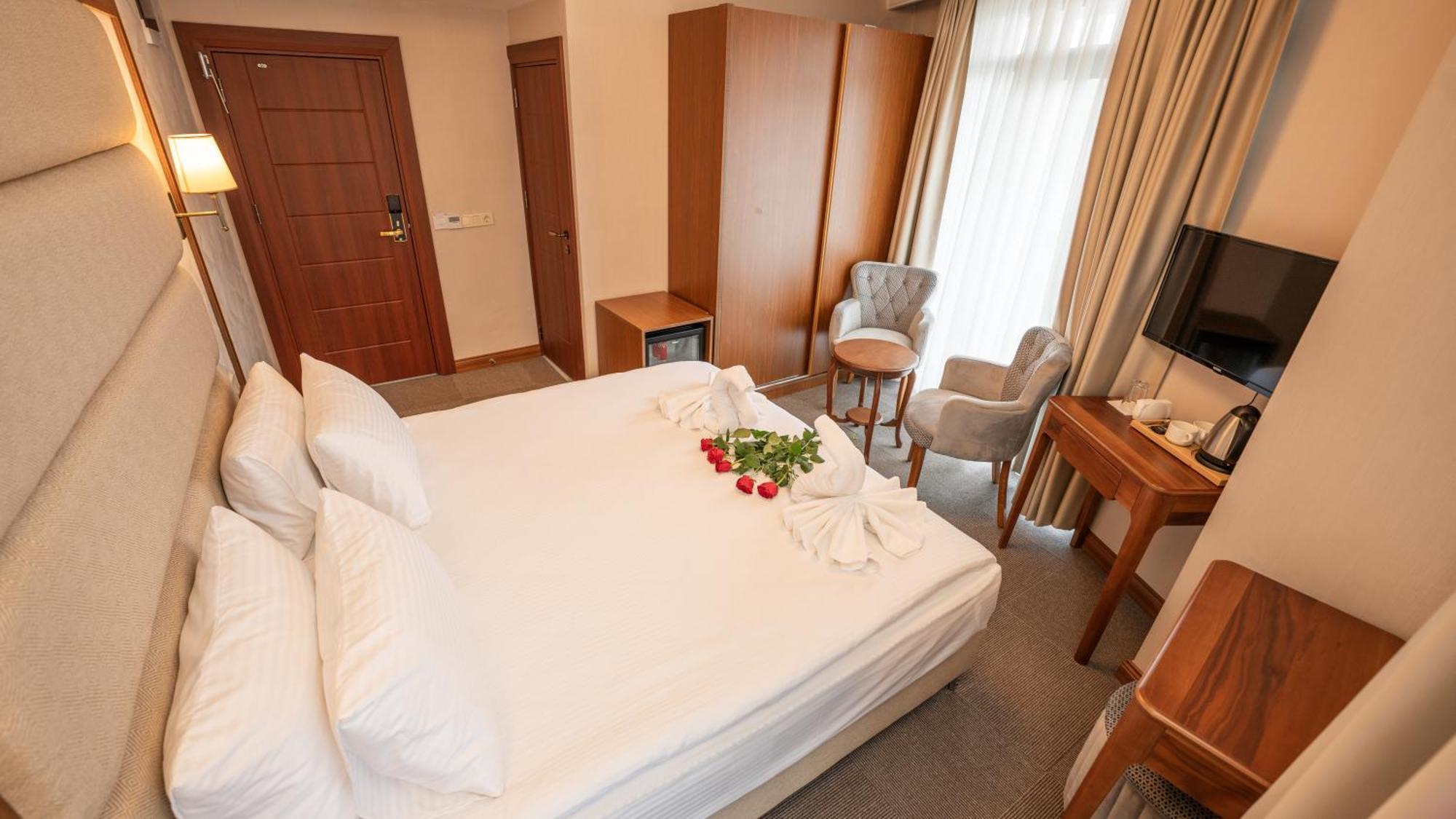 Midpoint Hotel 4*