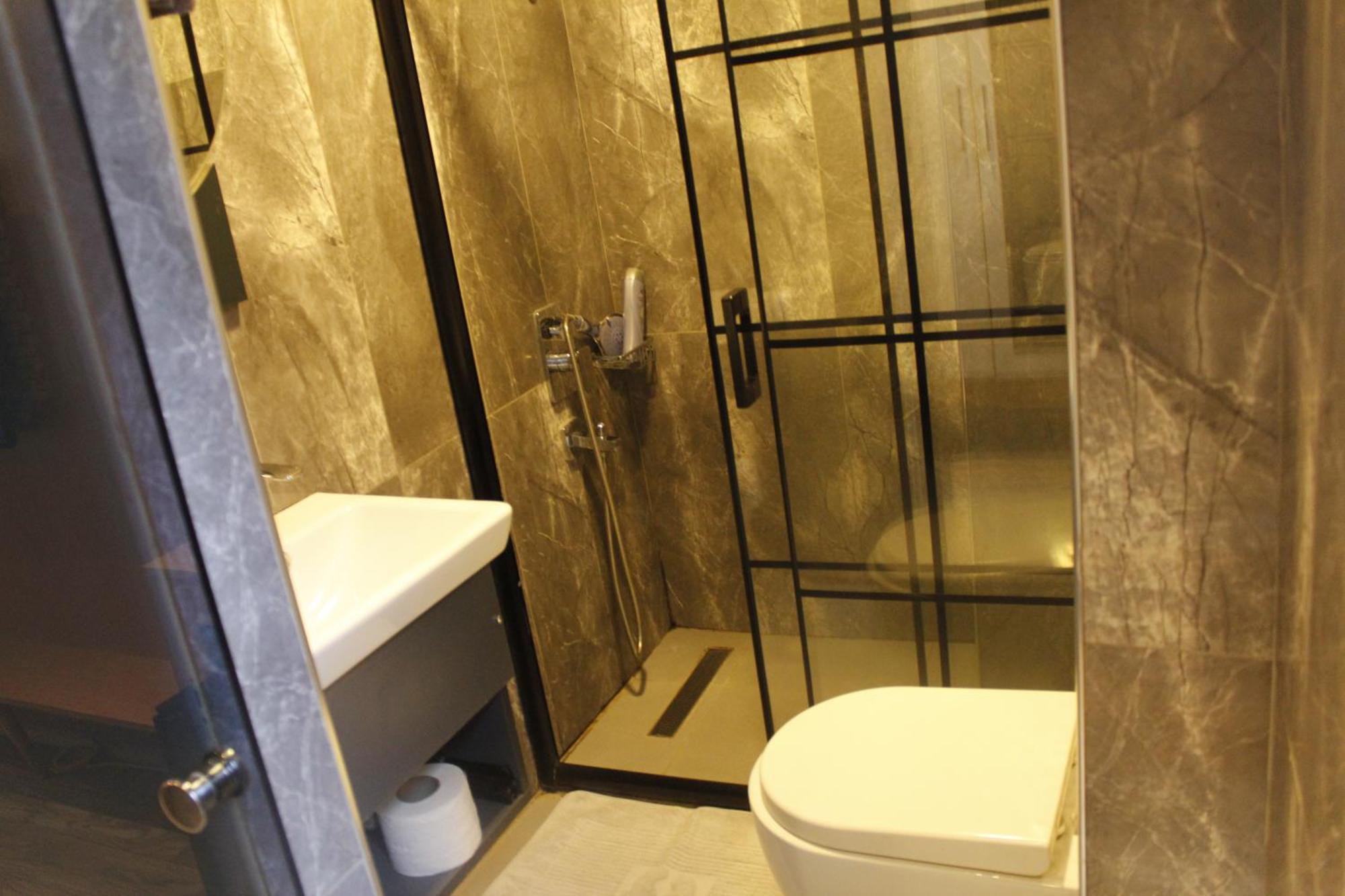 Ada Life Hotel