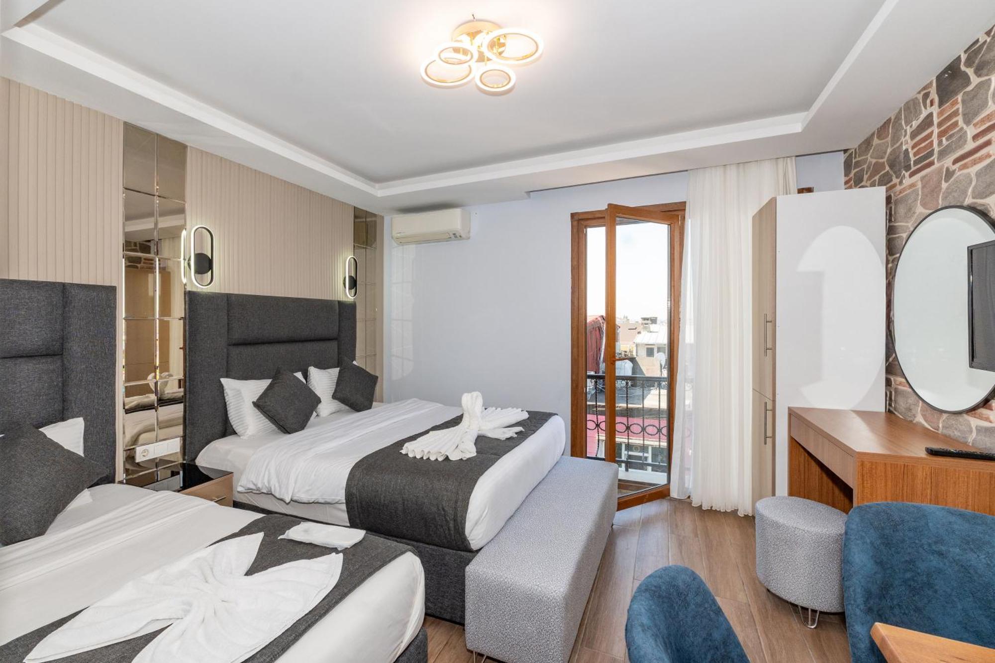 T-square Hotel