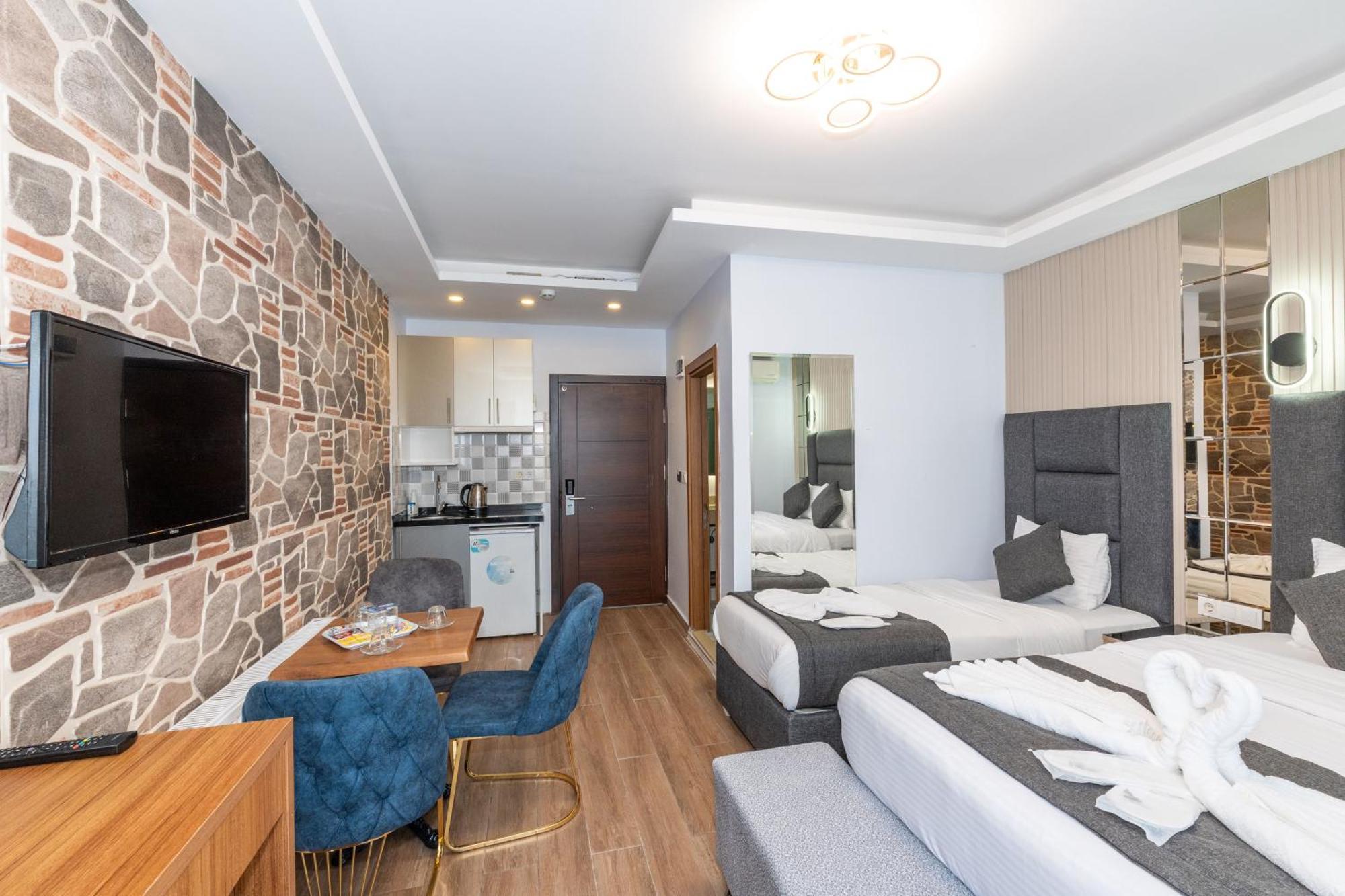 T-square Hotel 2*