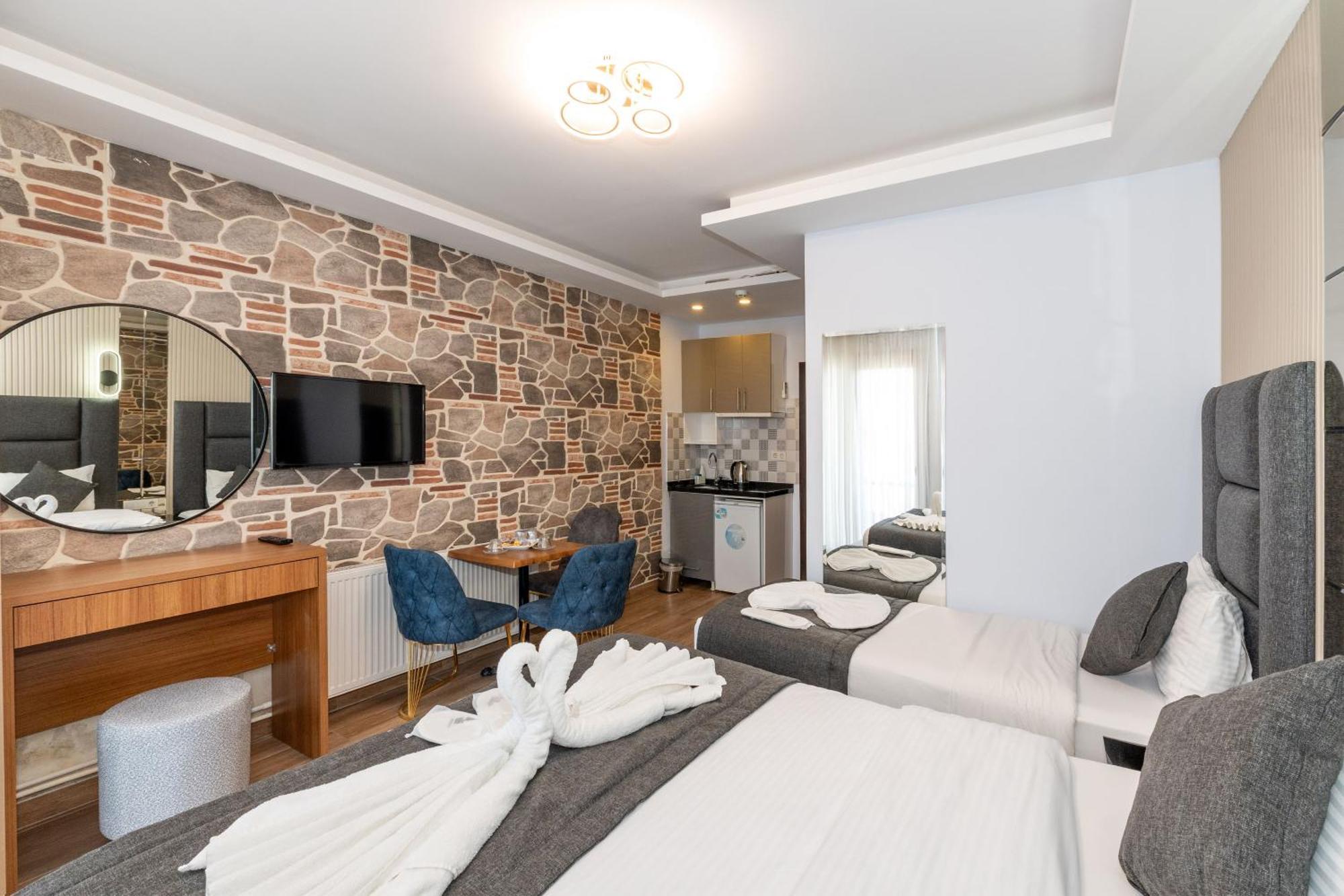 T-square Hotel