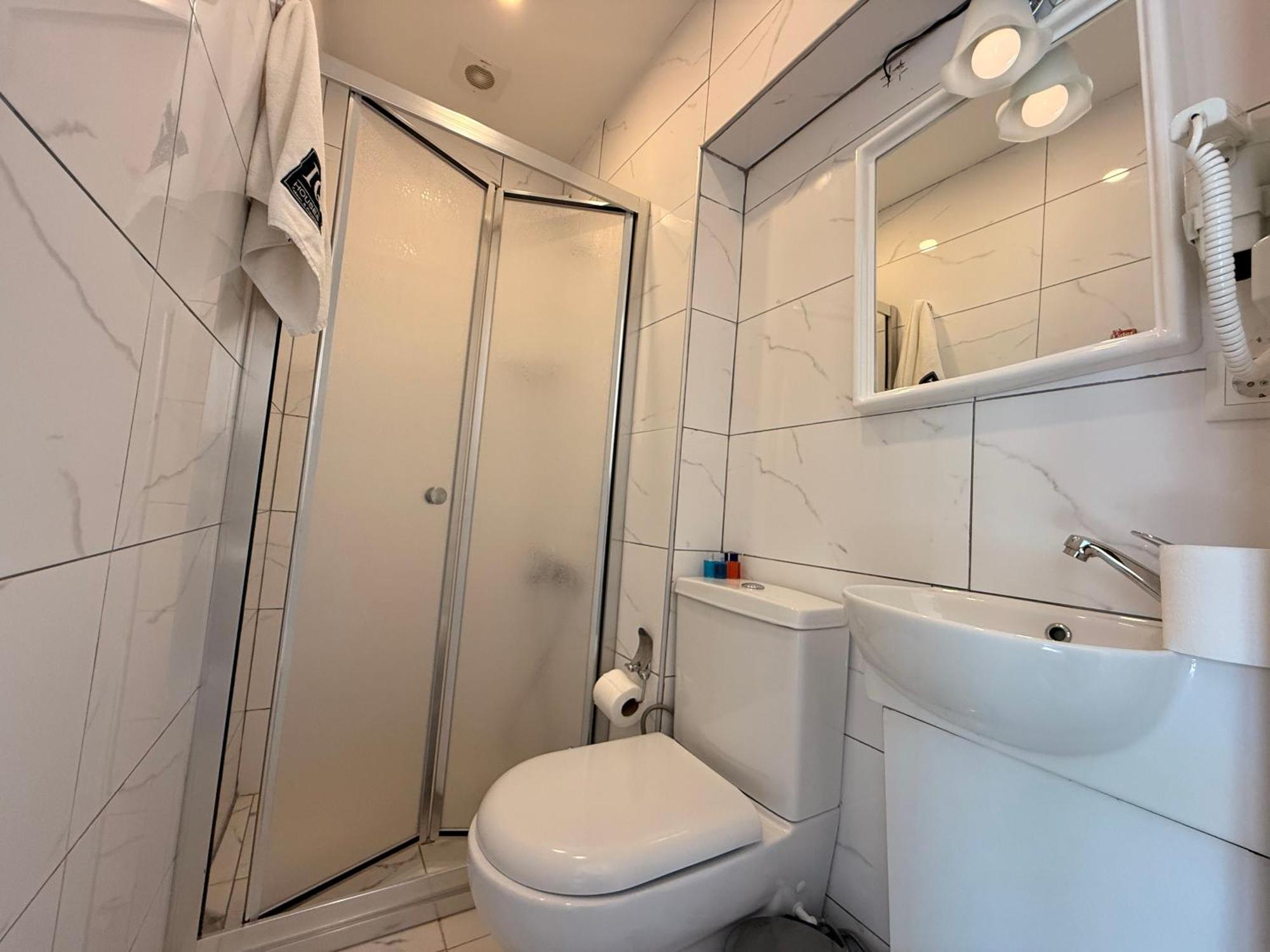 Aparthotel Iq