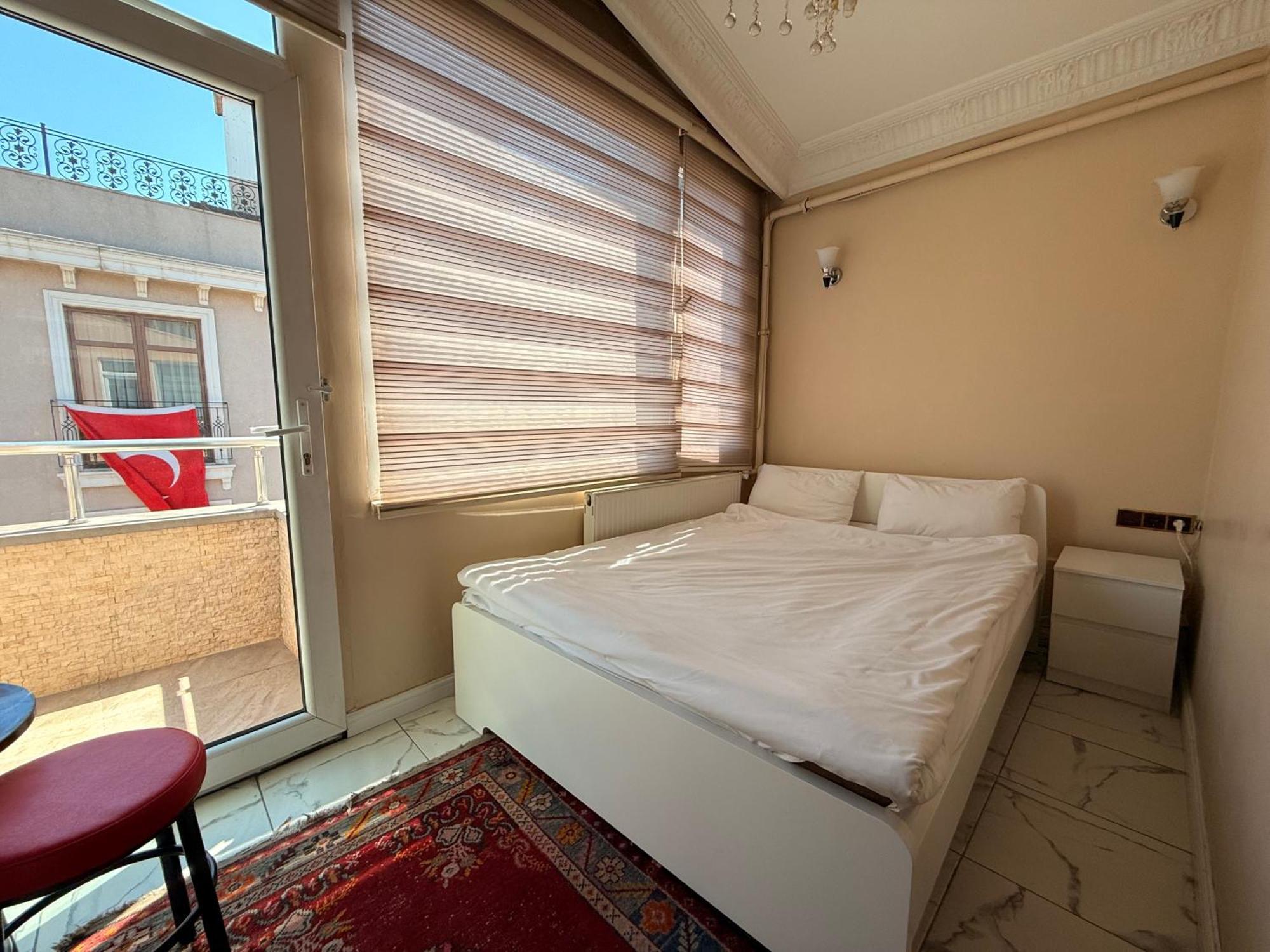 Iq Aparthotel 3*