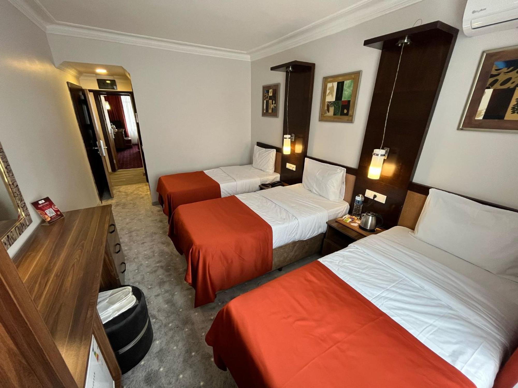 Hotel Topkapi 3*