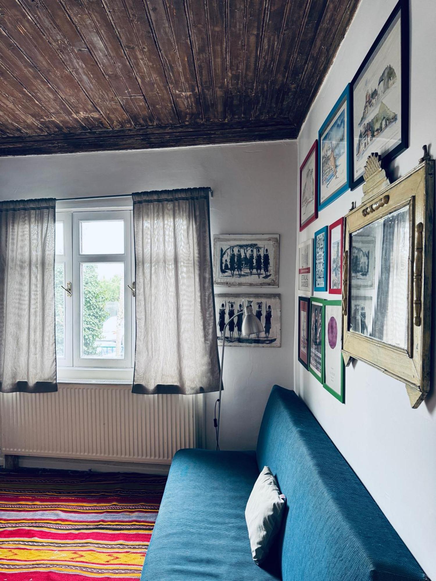 Roza's Apartment Istanbul
