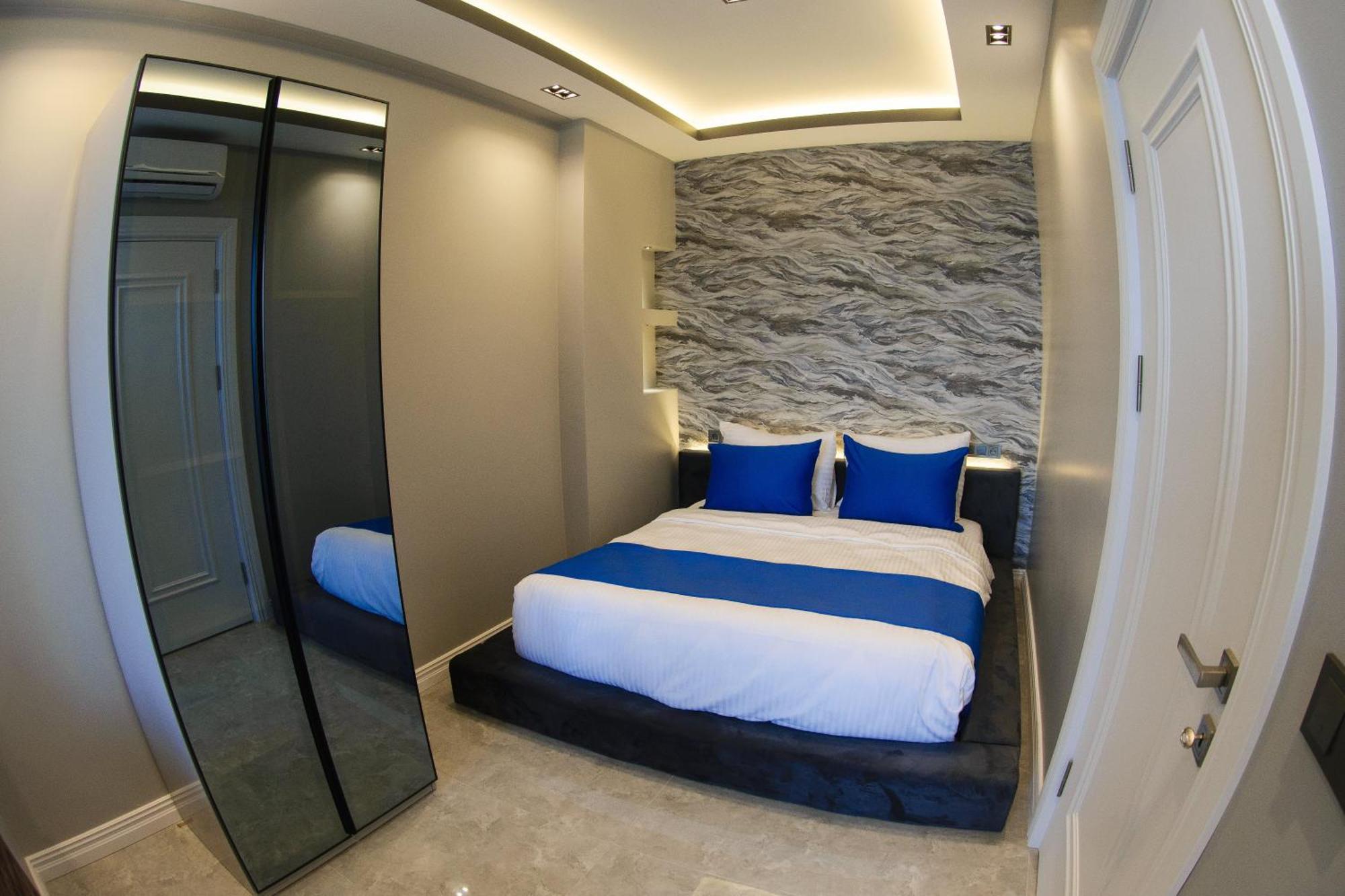 Aparthotel Four Views &