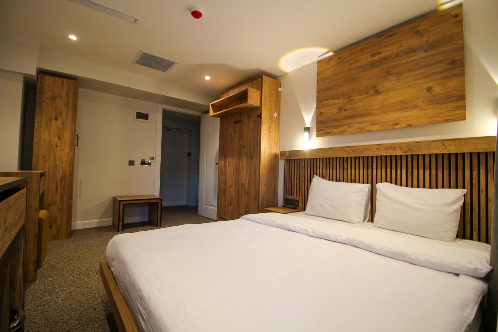 Kaya Saw Hotel