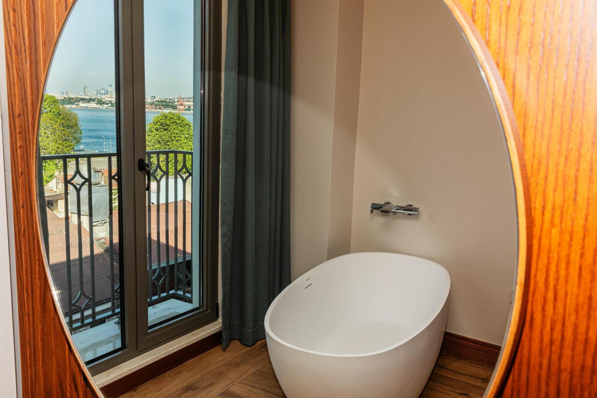 Triton Hotel Hotel 4*