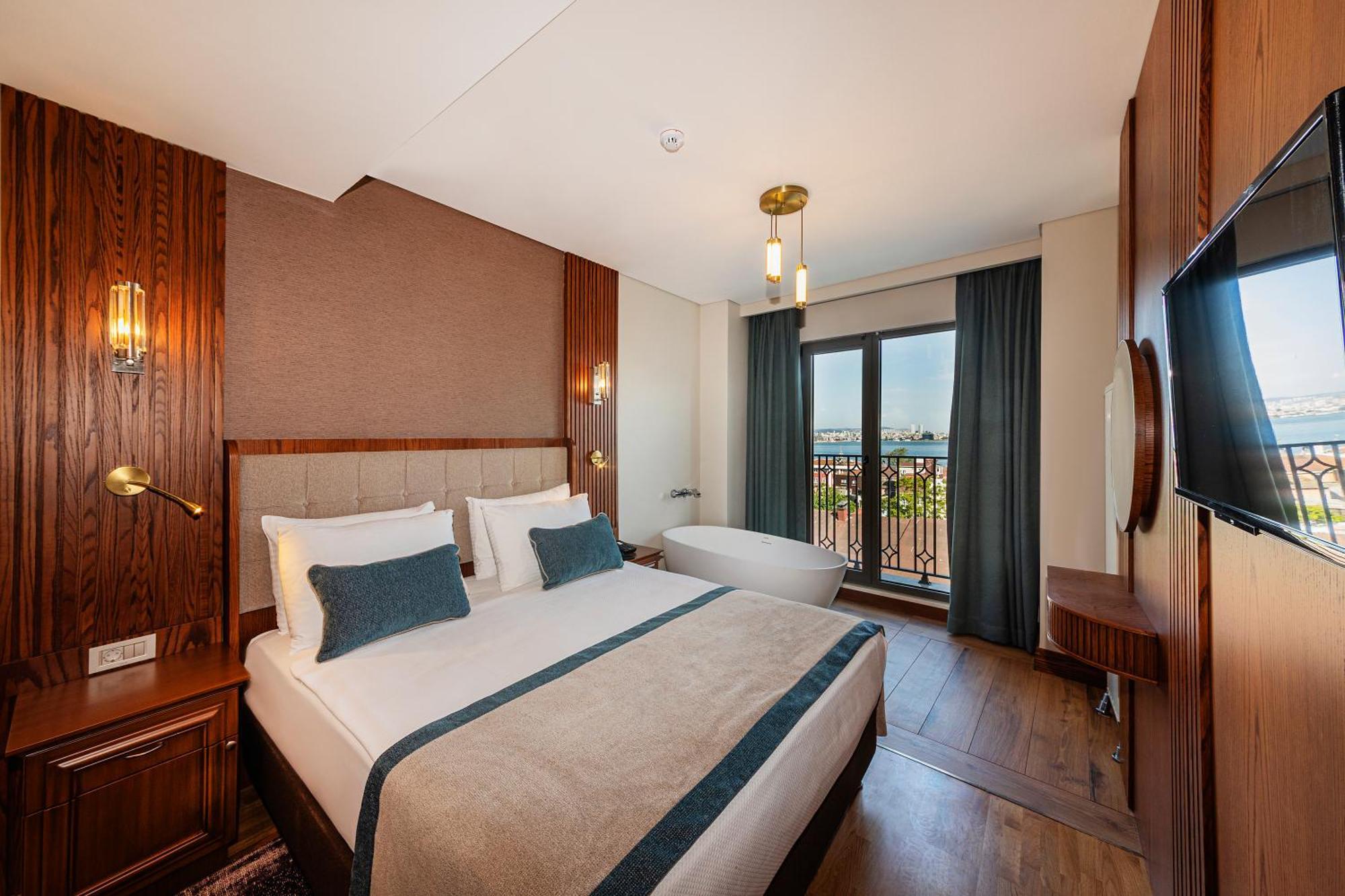 Hotel Triton Hotel