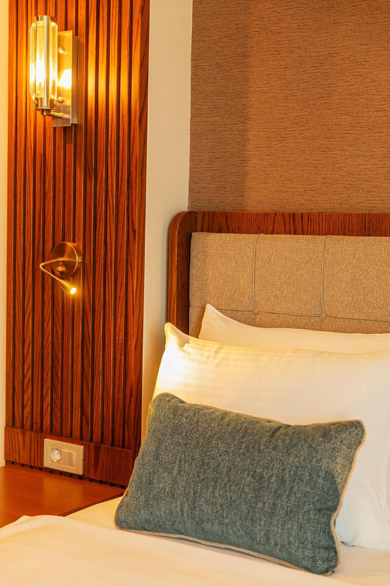 Triton Hotel 4*