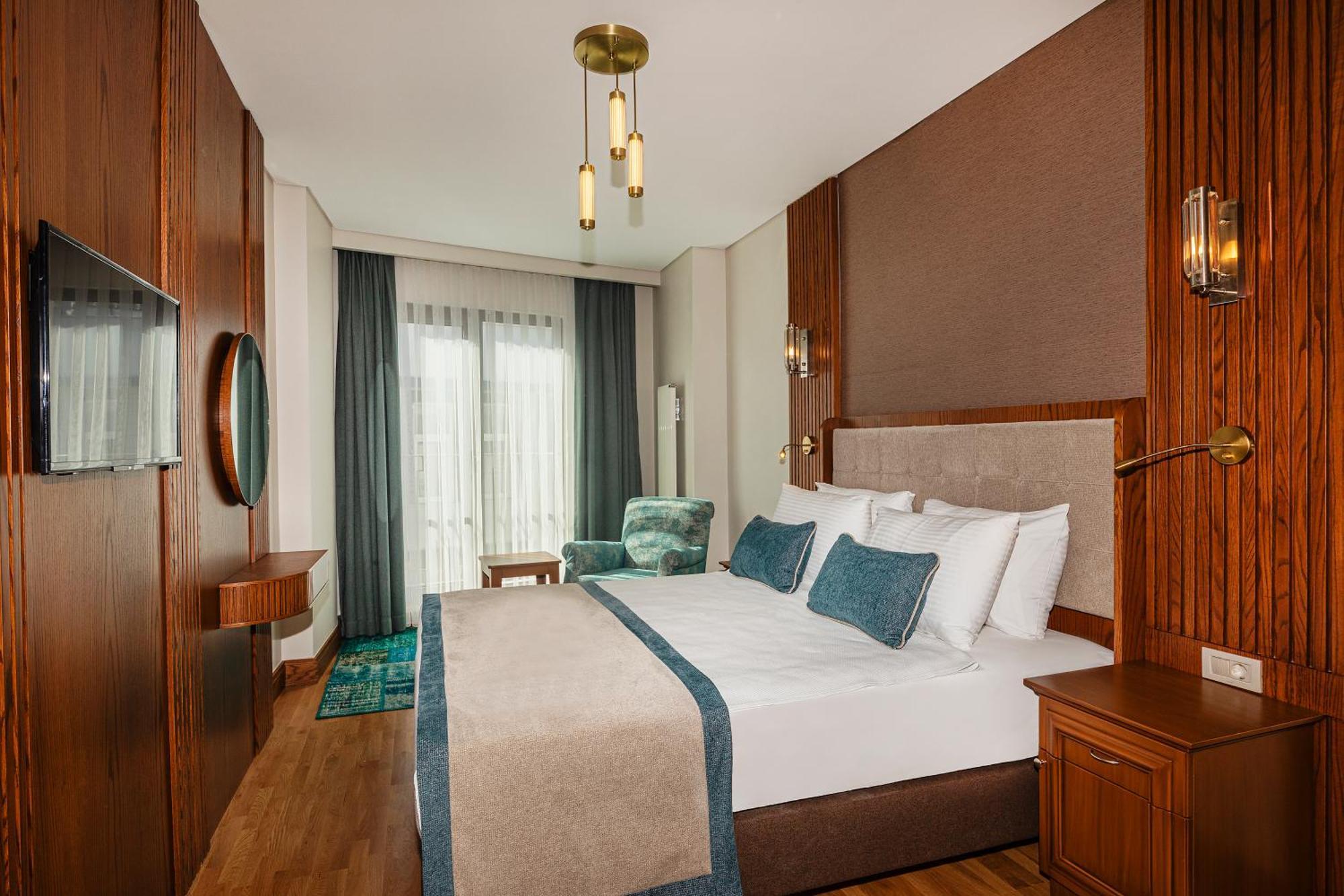 Triton Hotel