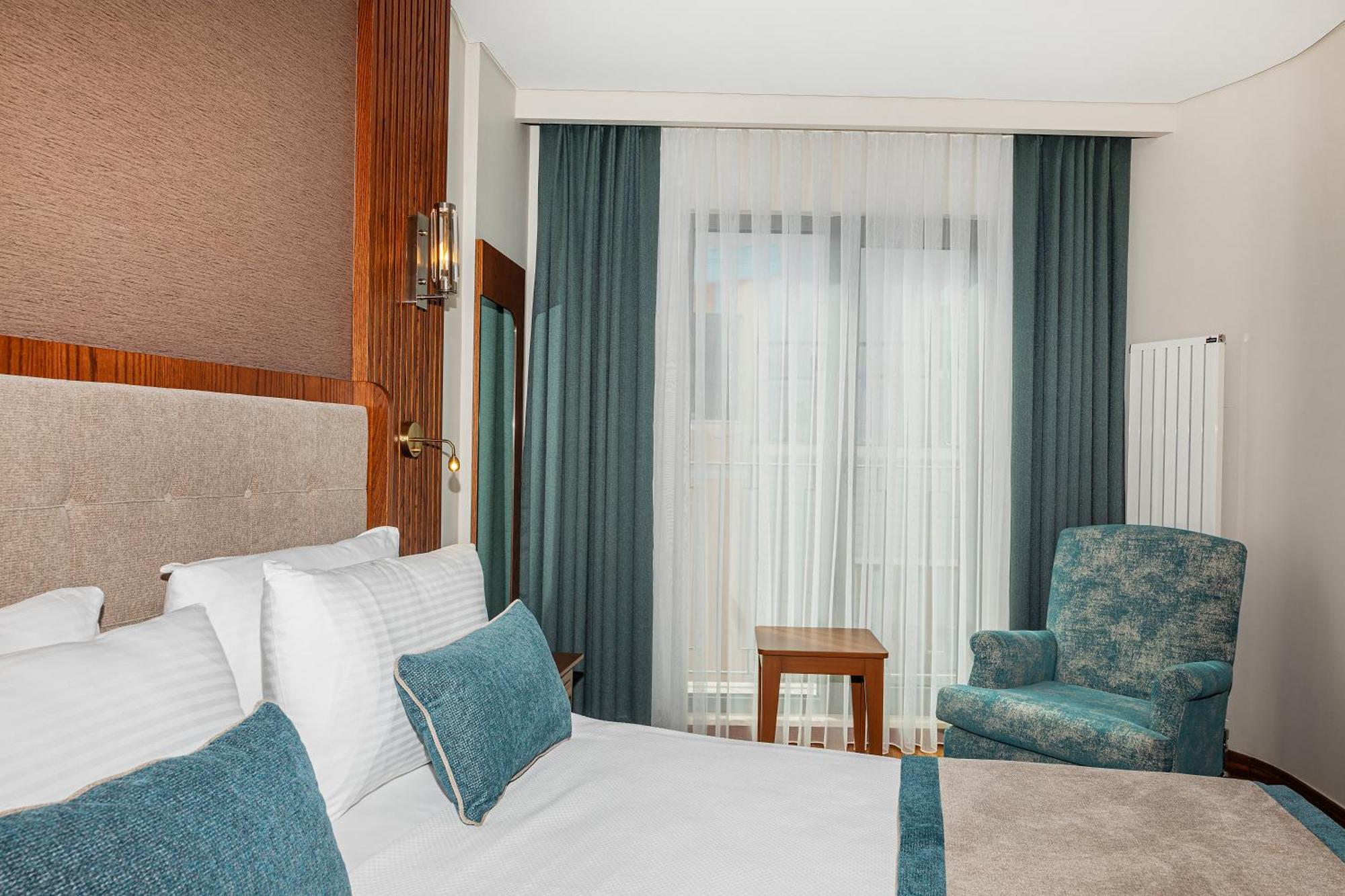 Triton Hotel Hotel