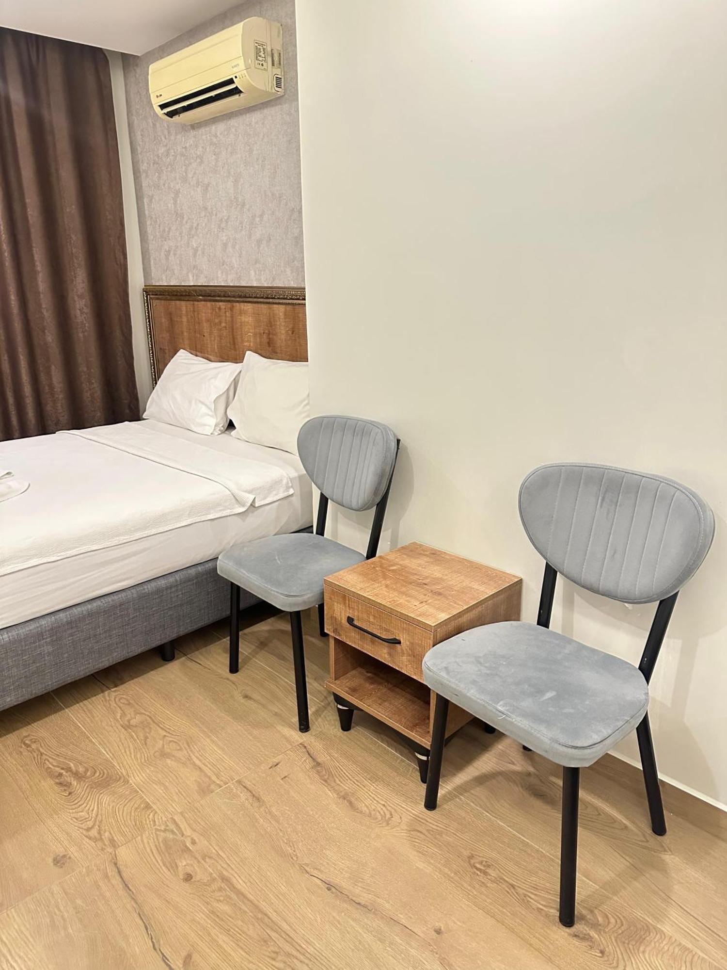 Real Life Hotel 2*