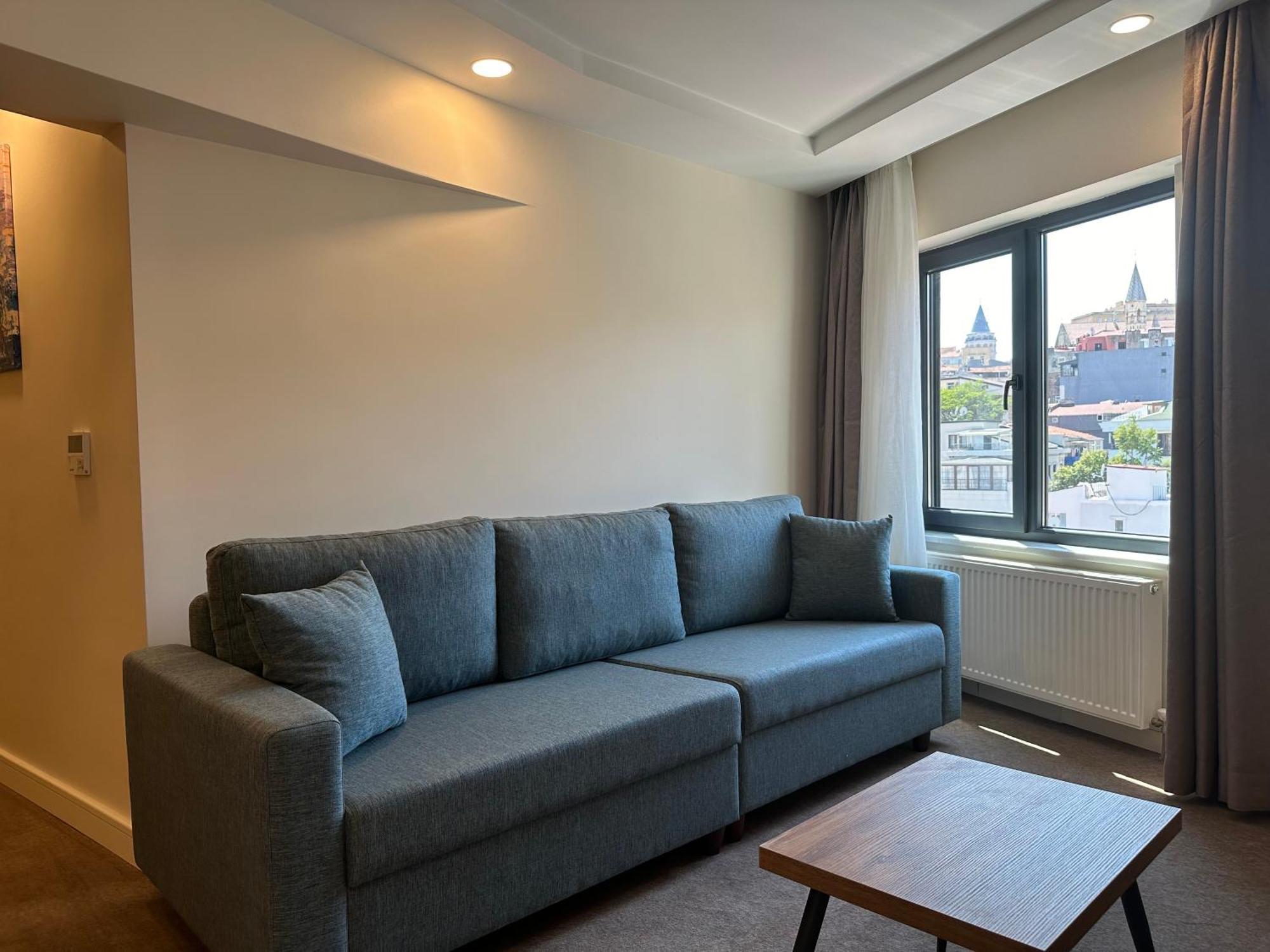 Roys & 4* Istanbul