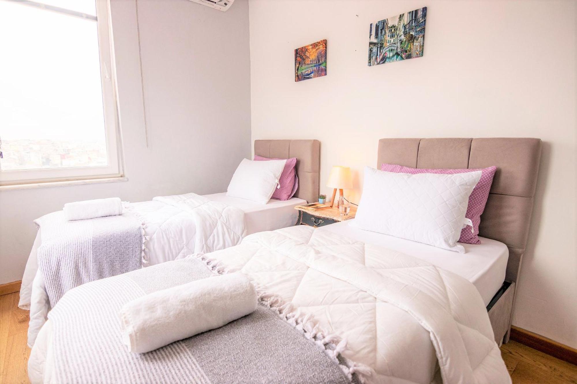 Taksim Roya -center Of The Apartment