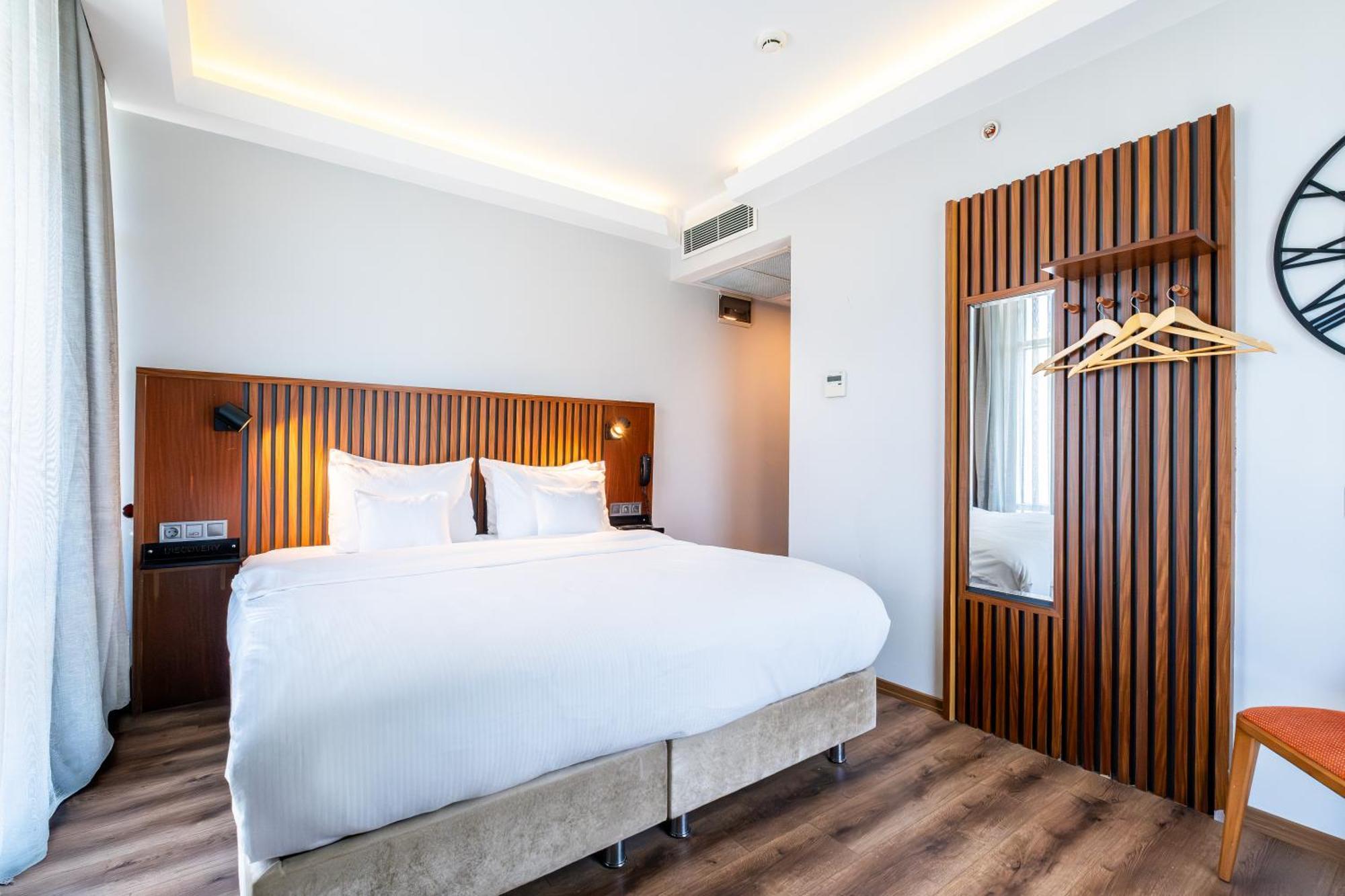 Discovery Hotel