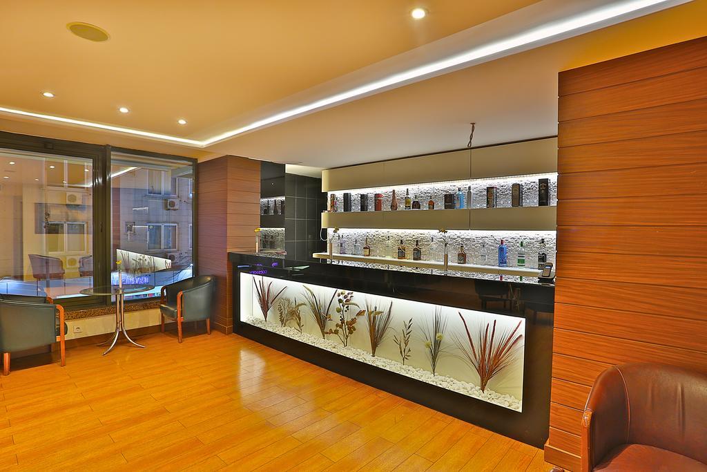 Grand Madrid Otel 3*
