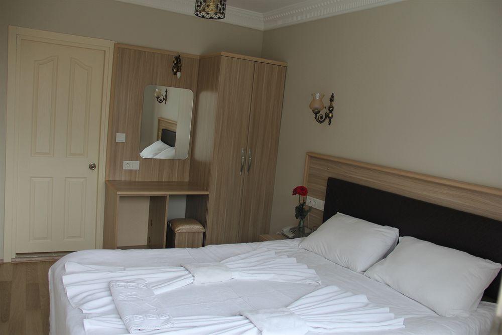 Bonjour Hotel Hotel 3*