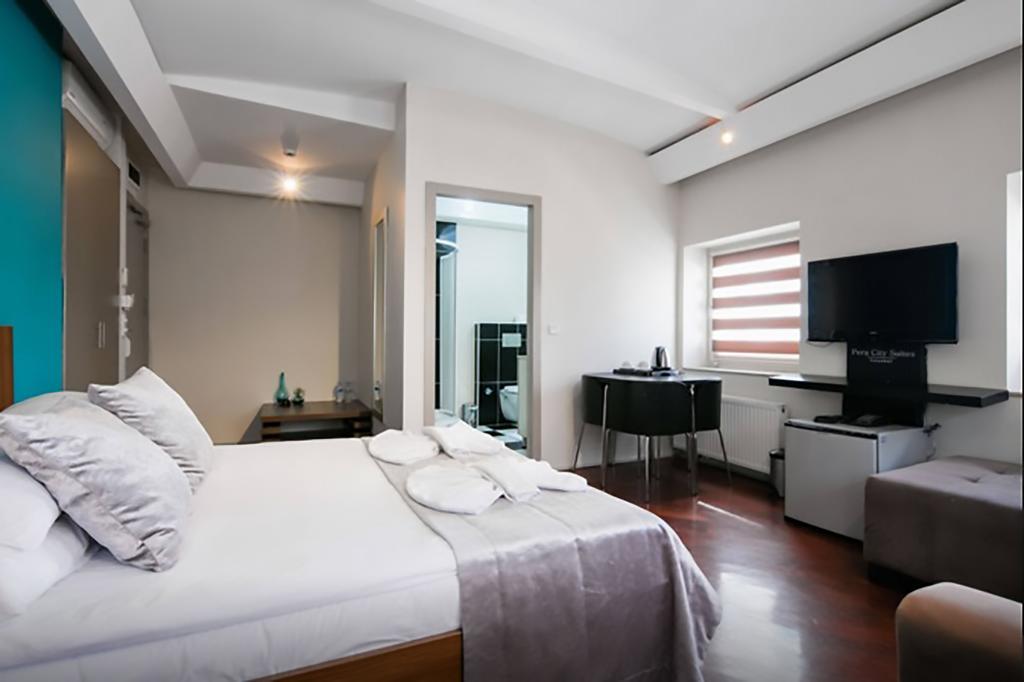 Pera Aparthotel 3*