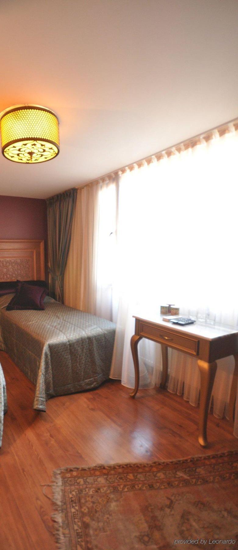 Hotel Merial Sultanahmet 3*