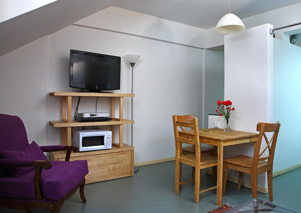 Aparthotel The Y 2*