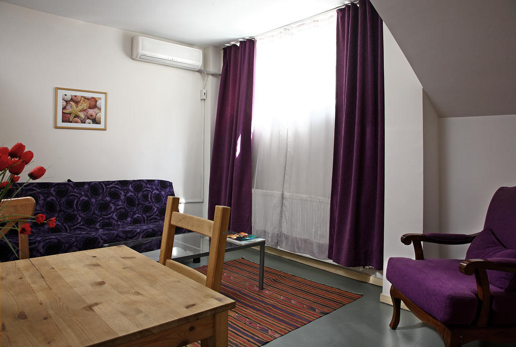 Aparthotel The Y