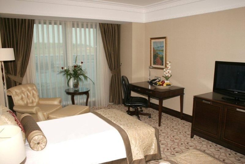 Hotel Crowne Plaza By Ihg 5*