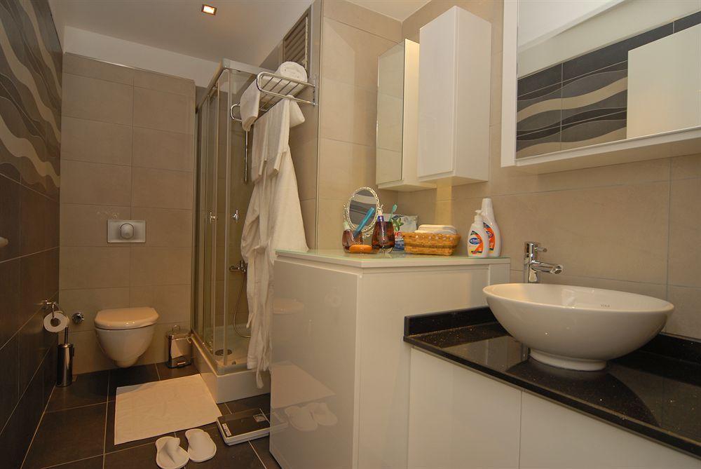 Aura Aparthotel