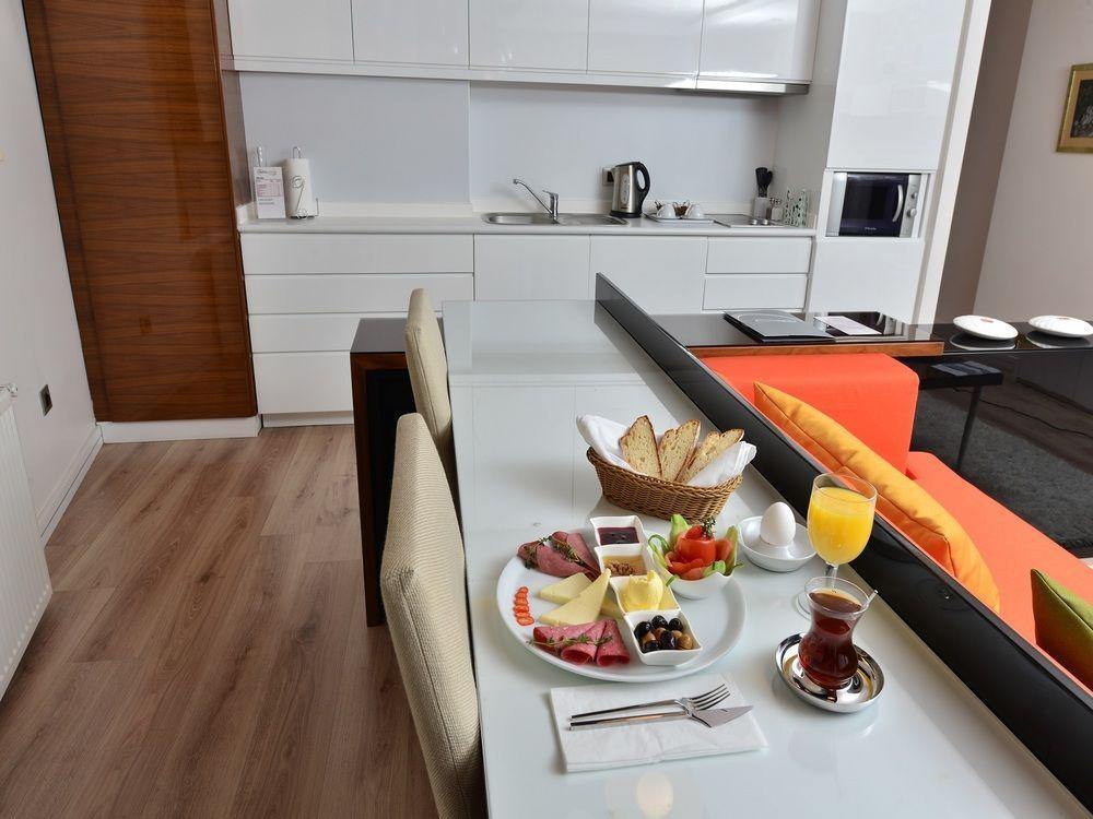 Aura 2* Istanbul