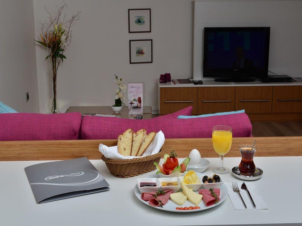 Aura Aparthotel