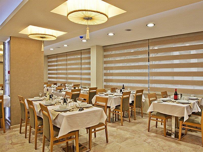 Otel Aspalace The Old 3*