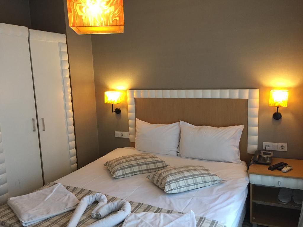 Alyon Hotel