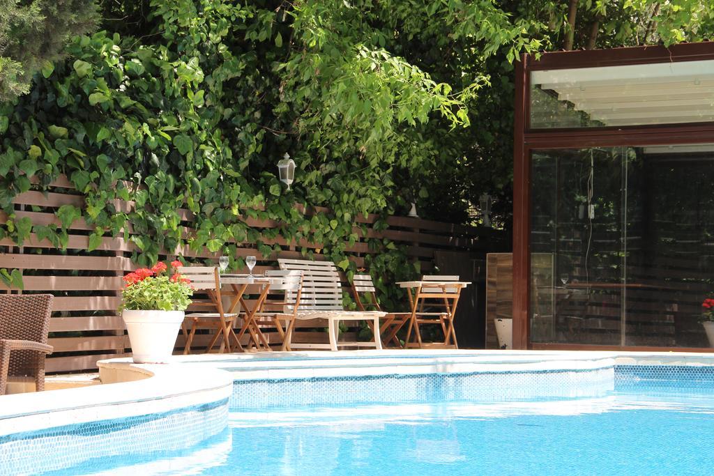 Blanche & Garden Pool 3*