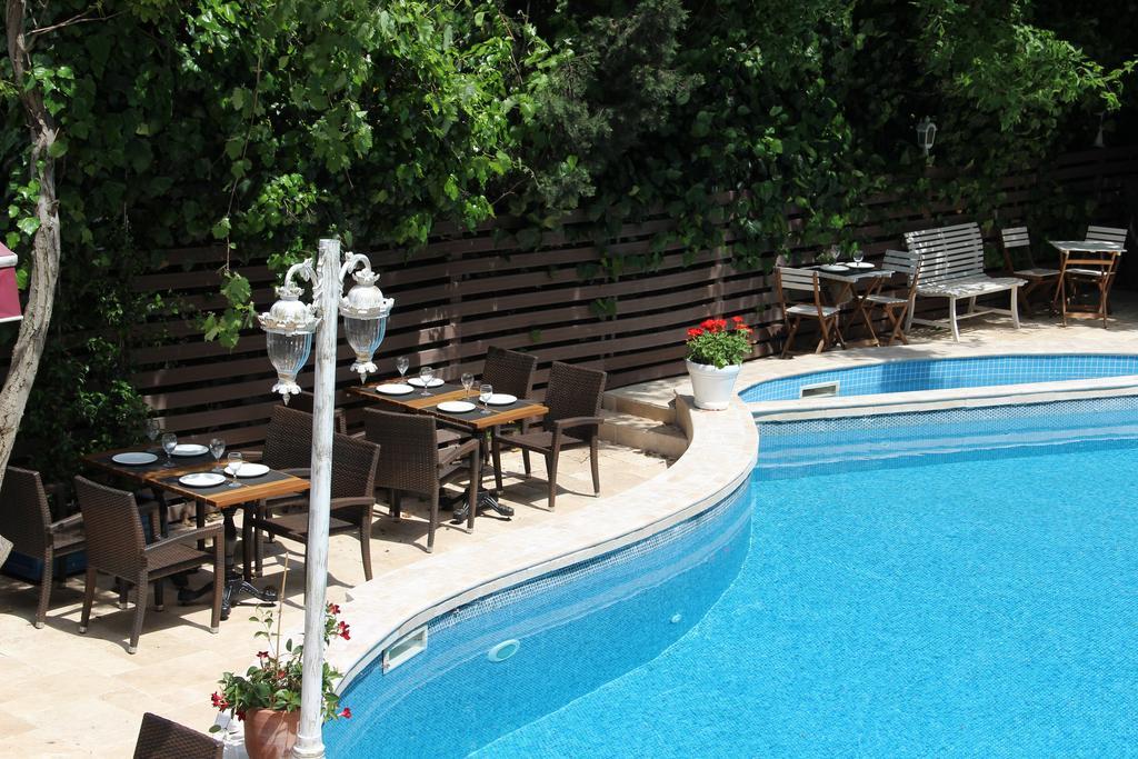 Blanche & Garden Pool Hotel Istanbul