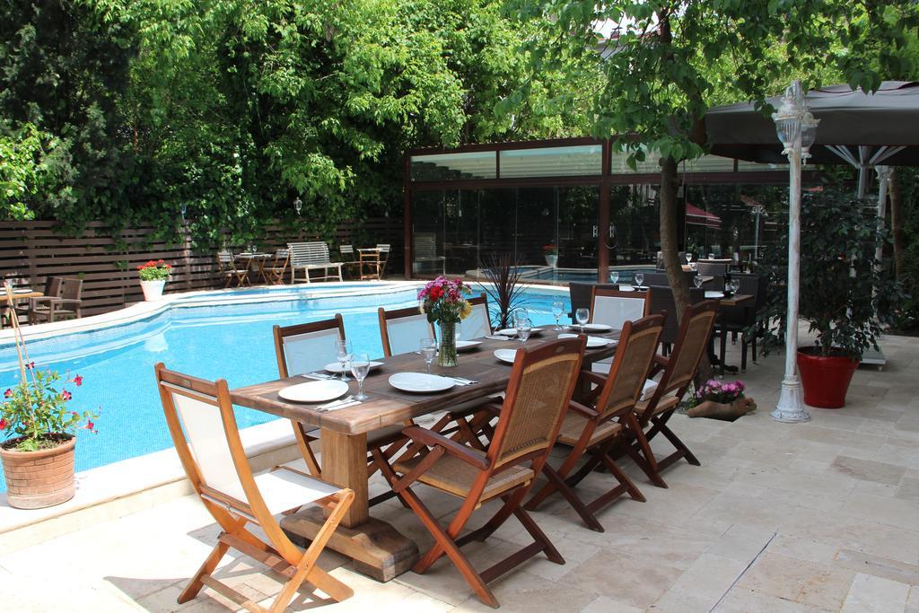 Blanche & Garden Pool Hotel